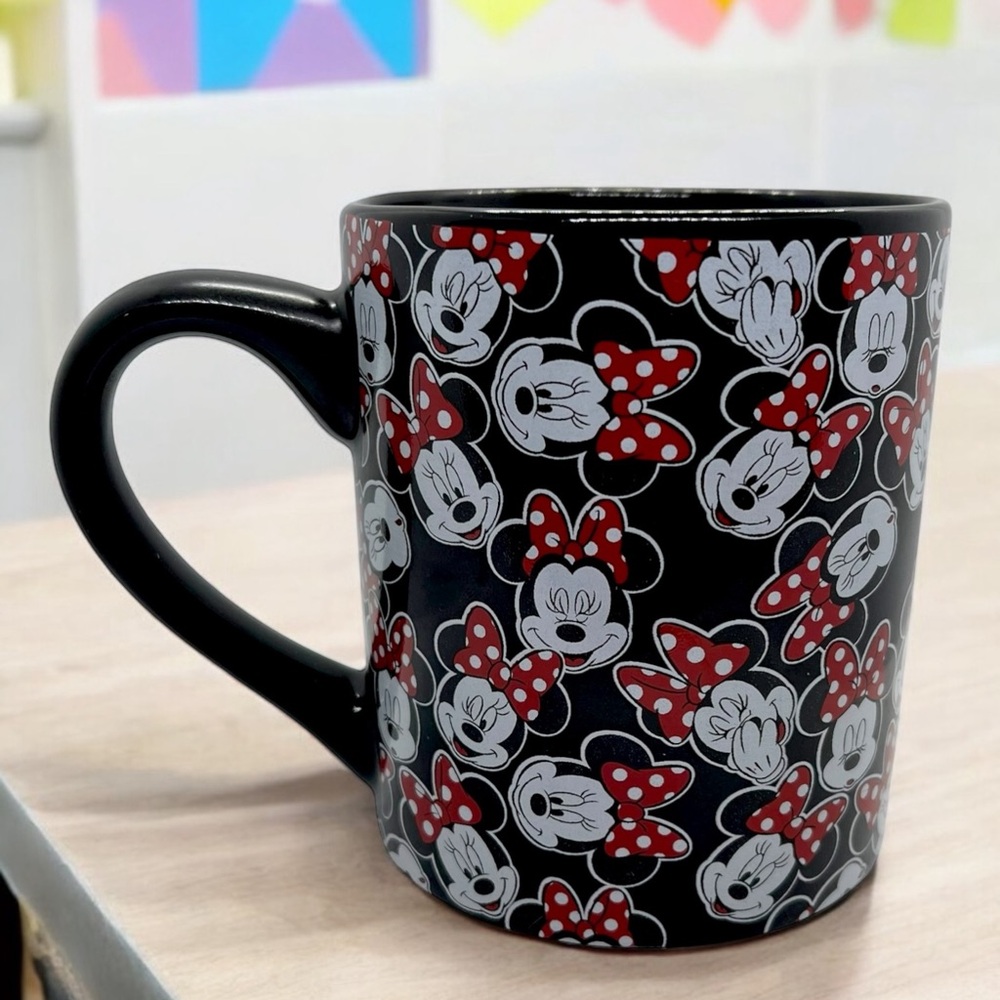 Disney Red/Black Minnie Mouse All Over Ceramic Coffee Tea Cup Mug 14 Ounce